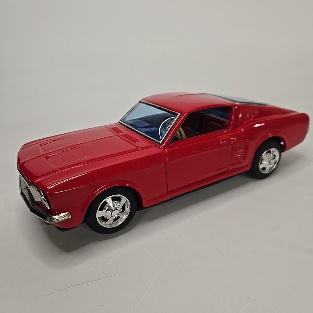 VINTAGE JAPAN TAIYO BUMP' N GO TIN FORD‎ MUSTANG BATTERY OP WORKS